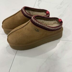 UGG Tasman Platform Women’s Size 8